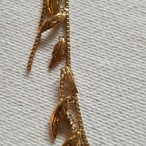 NWT Ann Taylor Golden Leaf Necklace - Picture 4 of 5